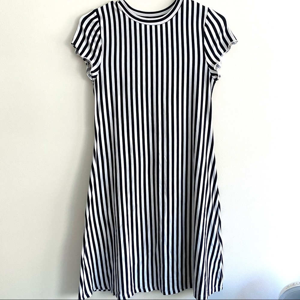 High Street dress in black and white size small